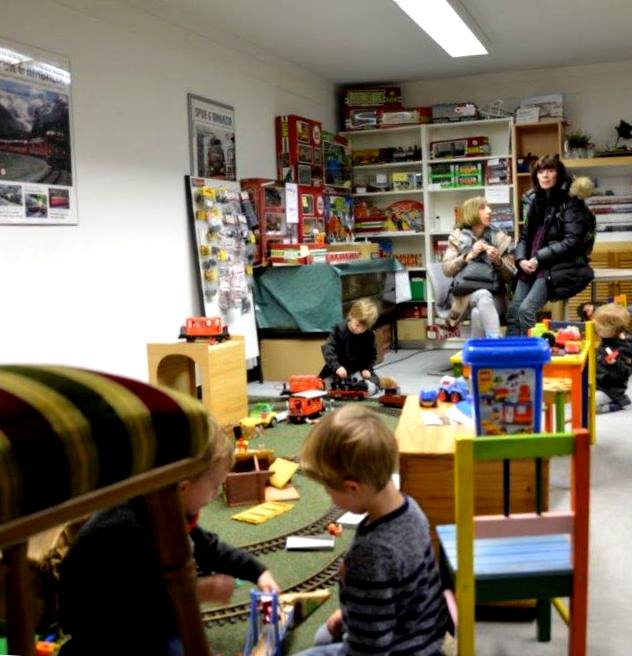 Die Kinderanlage in unserem Tresorraum im Clubdomizil wurde auch 2018 zum Weihnachtsfahrtag sehr gut genutzt. Stellenweise waren die beiden Fahrpulte hei umkmpft. 