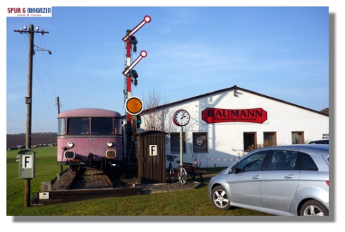 Im gut geheizten Triebwagen wurde bei bester Stimmung noch Glhwein, Kaffee und Kuchen genossen. Wer ein Wrstchen wollte konnte auch hier mit Semmel oder Breze seinen Einkauf abrunden. 